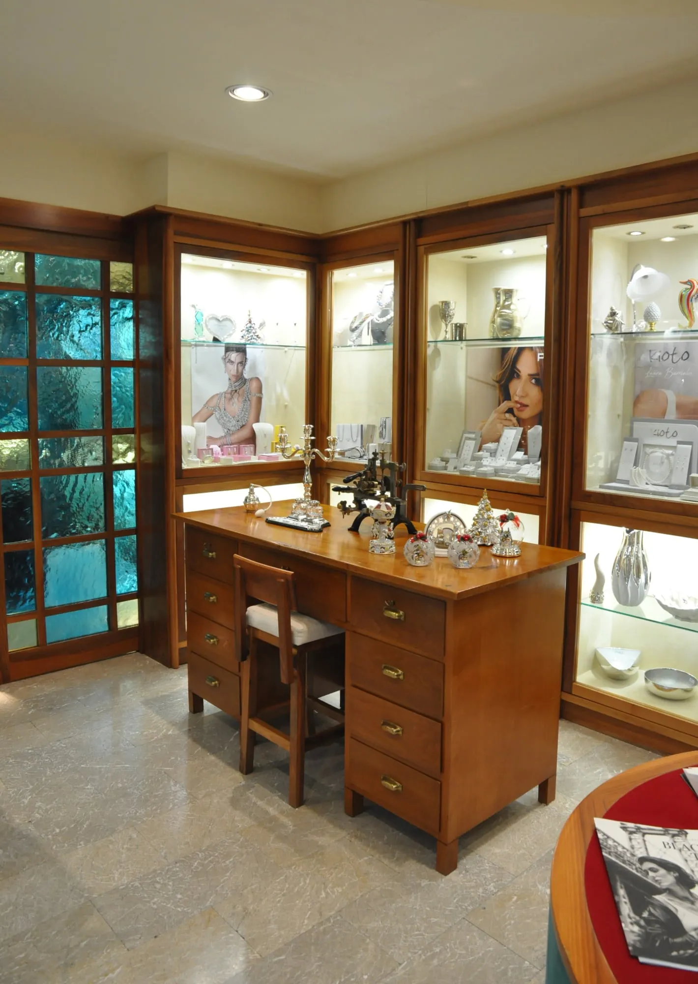 L’interno della gioielleria